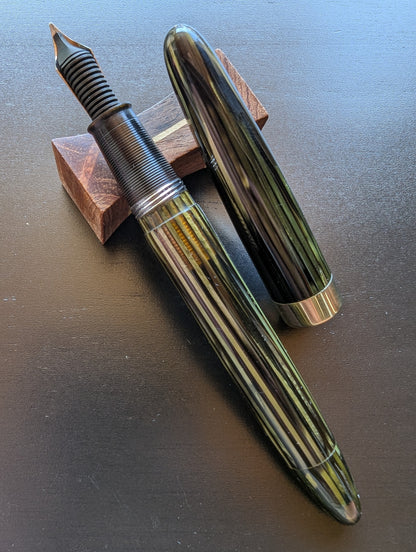 1947 Marine Green Sheaffer Sovereign fountain pen - Vacuum-Fil - stubby fine point