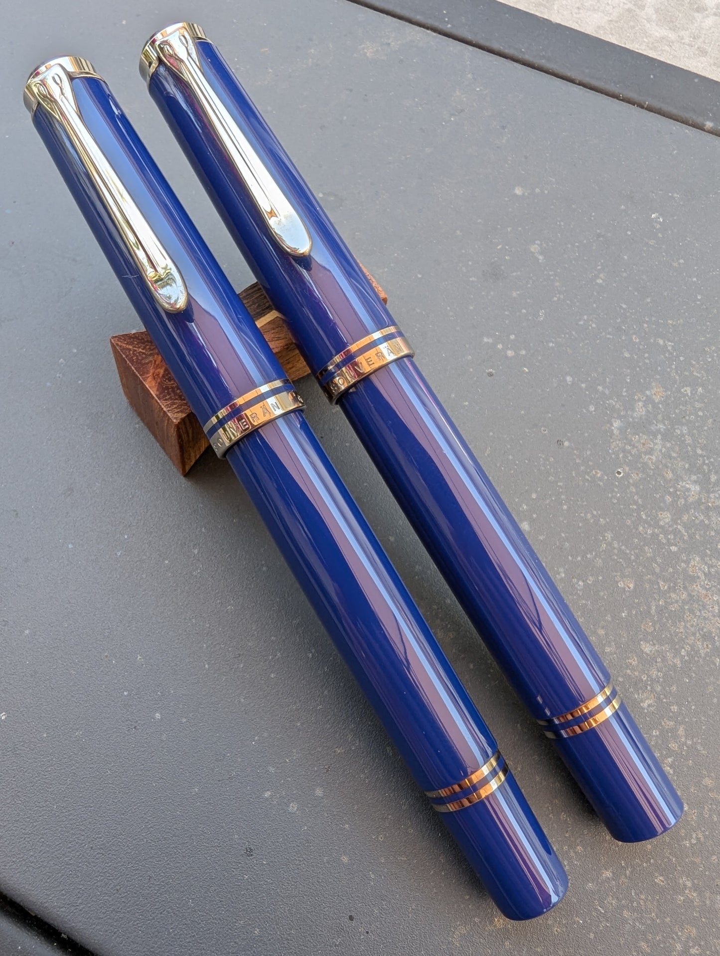 2003 Pelikan Dark Blue M605 fountain pen and R605 rollerball