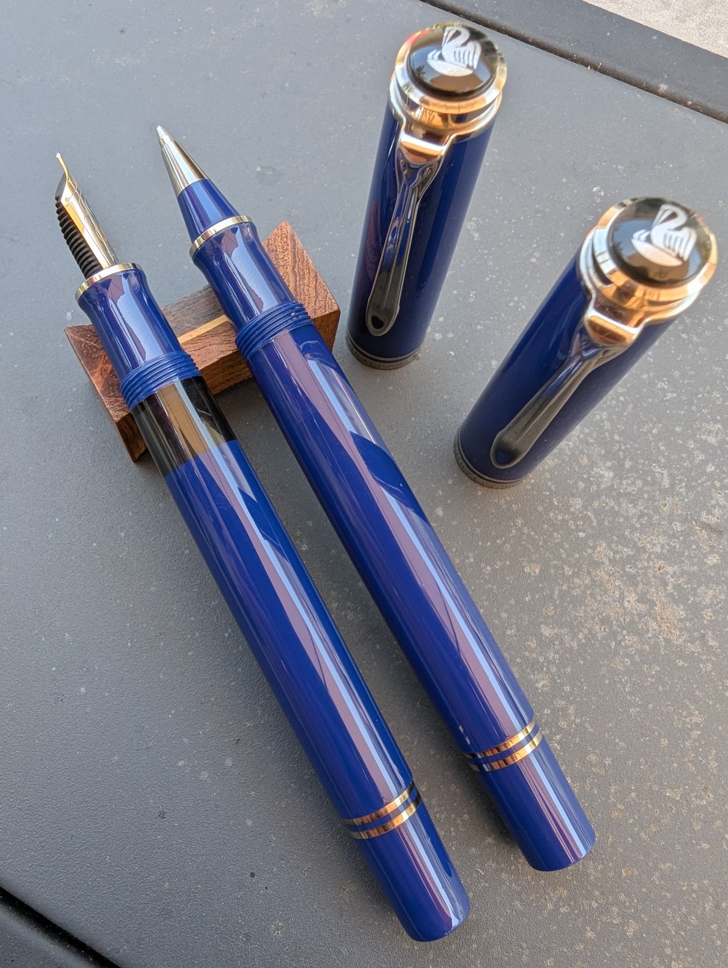 2003 Pelikan Dark Blue M605 fountain pen and R605 rollerball