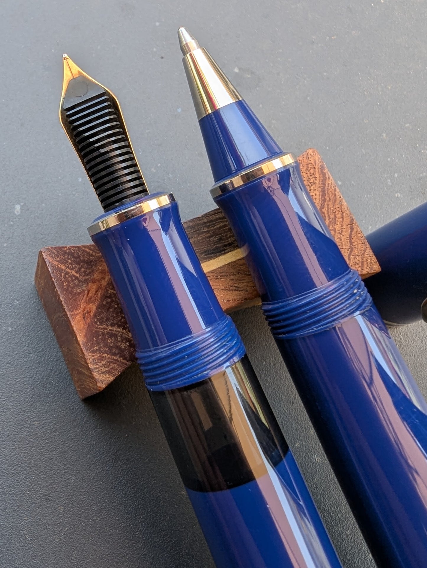 2003 Pelikan Dark Blue M605 fountain pen and R605 rollerball
