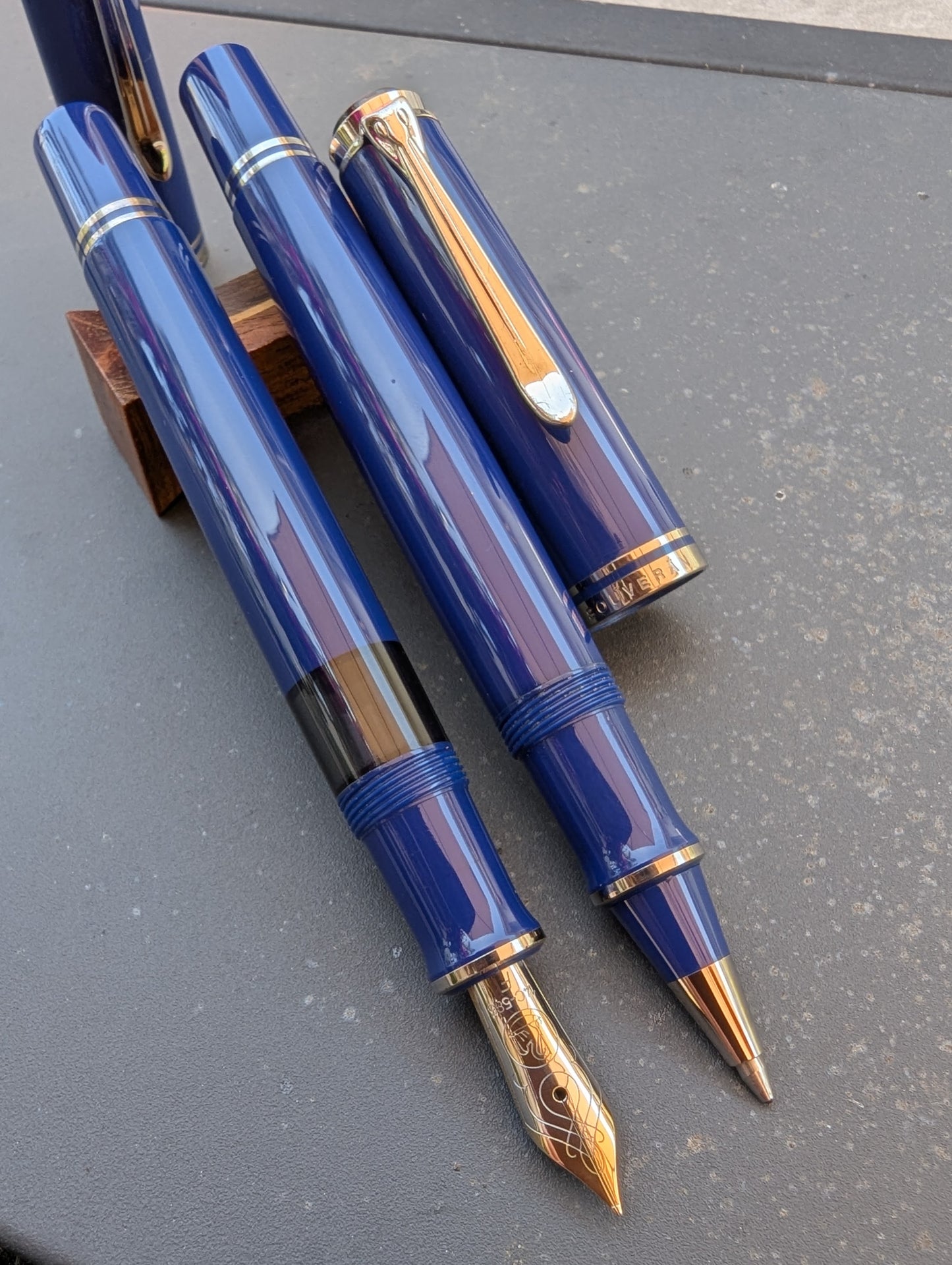 2003 Pelikan Dark Blue M605 fountain pen and R605 rollerball