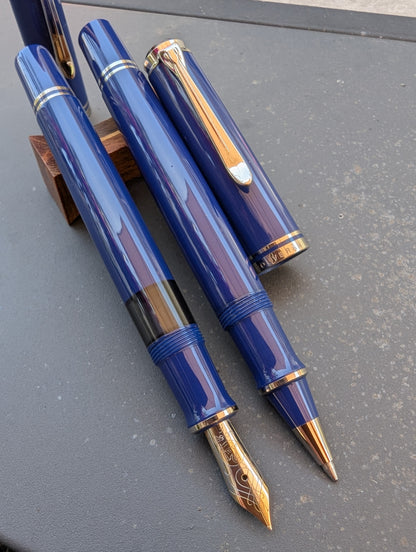 2003 Pelikan Dark Blue M605 fountain pen and R605 rollerball