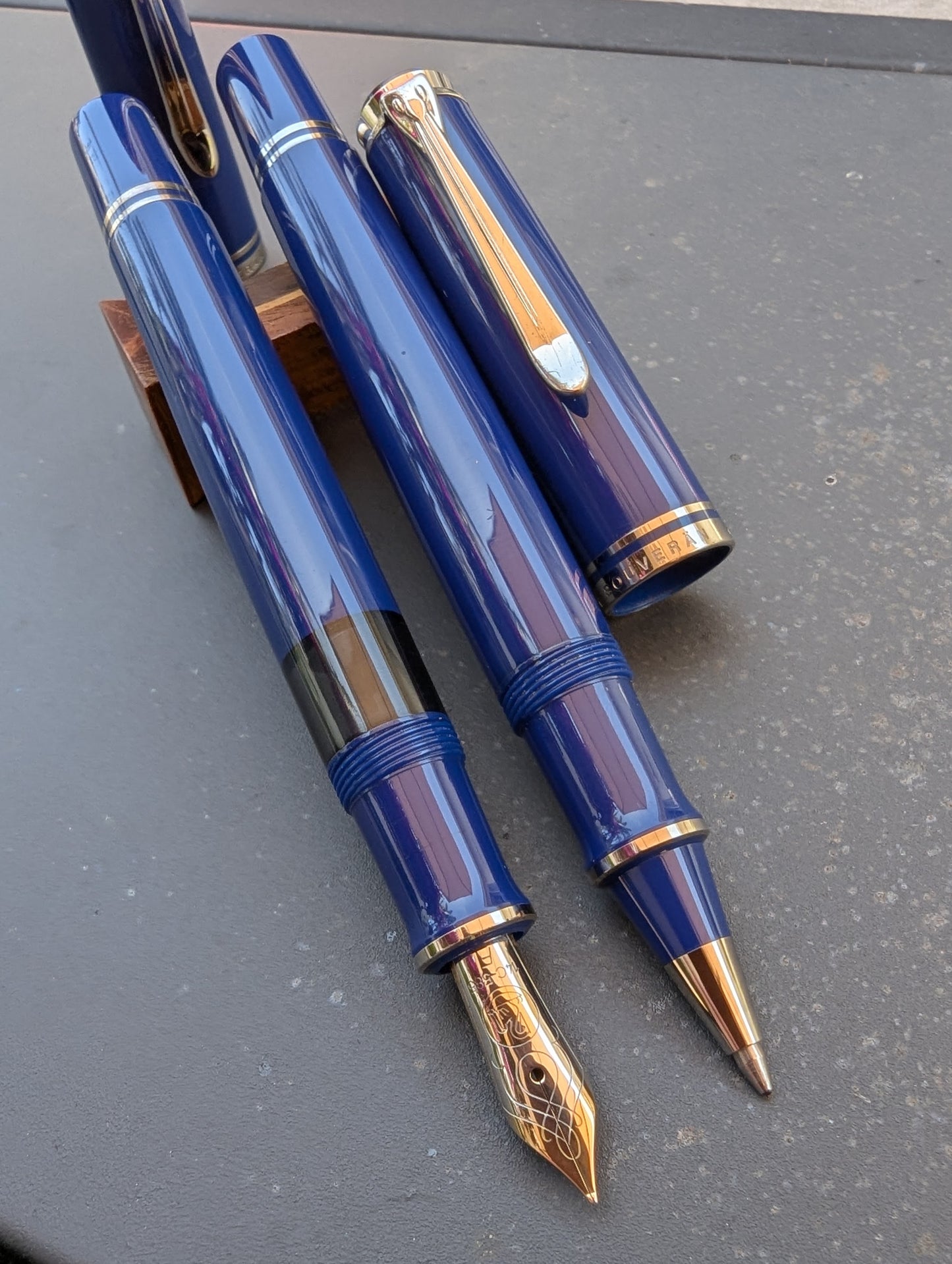 2003 Pelikan Dark Blue M605 fountain pen and R605 rollerball