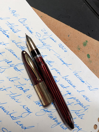 1942 Carmine Sheaffer Triumph - Vacuum-Fil - fine - extra-fine point
