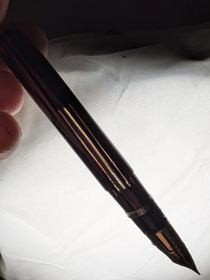 1942 Carmine Sheaffer Triumph - Vacuum-Fil - fine - extra-fine point