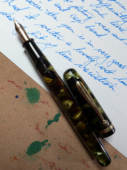 Marine Green VACUUM-FIL standard size fountain pen - fine point