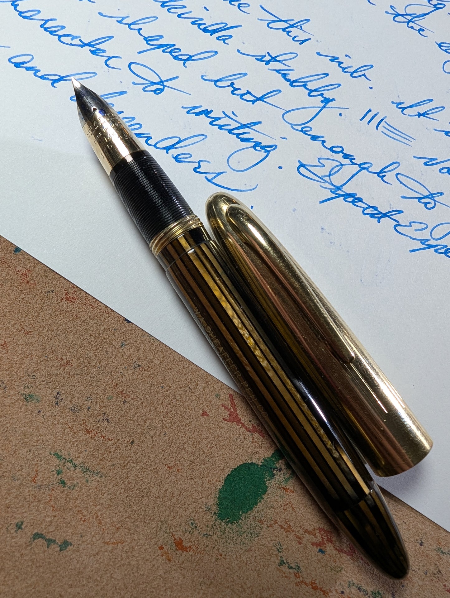 ~1947 Golden Brown Sheaffer Triumph Crest - vacuum-fil - stubby fine-medium point