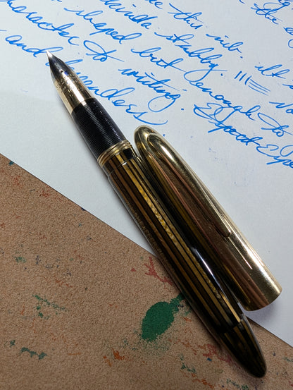 ~1947 Golden Brown Sheaffer Triumph Crest - vacuum-fil - stubby fine-medium point