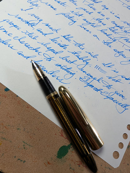 ~1947 Golden Brown Sheaffer Triumph Crest - vacuum-fil - stubby fine-medium point