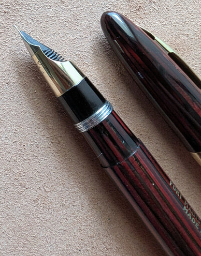 1942 Carmine Sheaffer Triumph - Vacuum-Fil - fine - extra-fine point