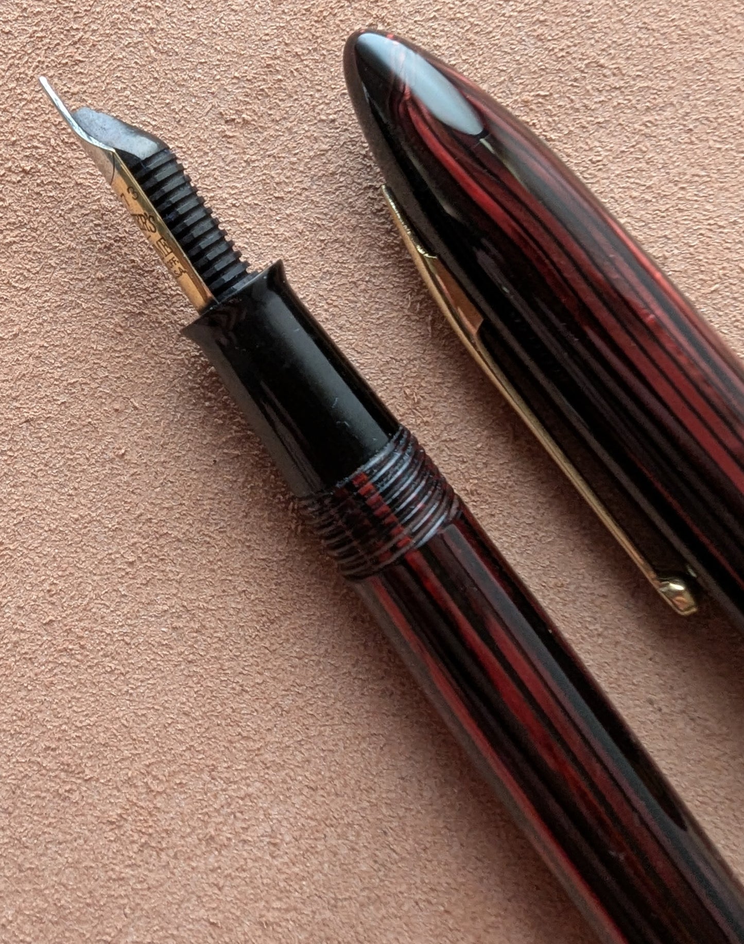 ~1941 Carmine Sheaffer Balance Sovereign Fountain Pen - fine-medium point
