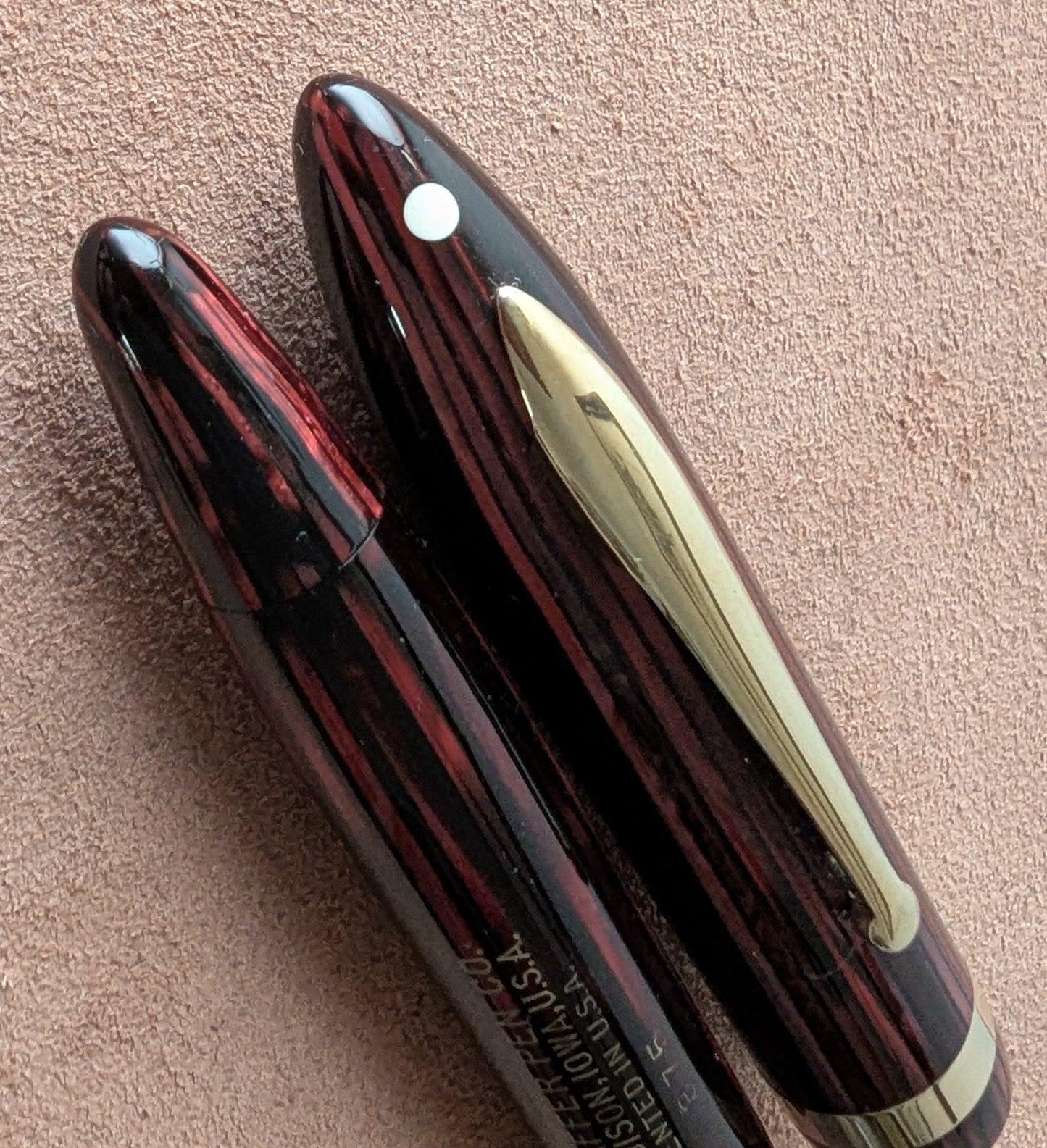 ~1941 Carmine Sheaffer Balance Sovereign Fountain Pen - fine-medium point