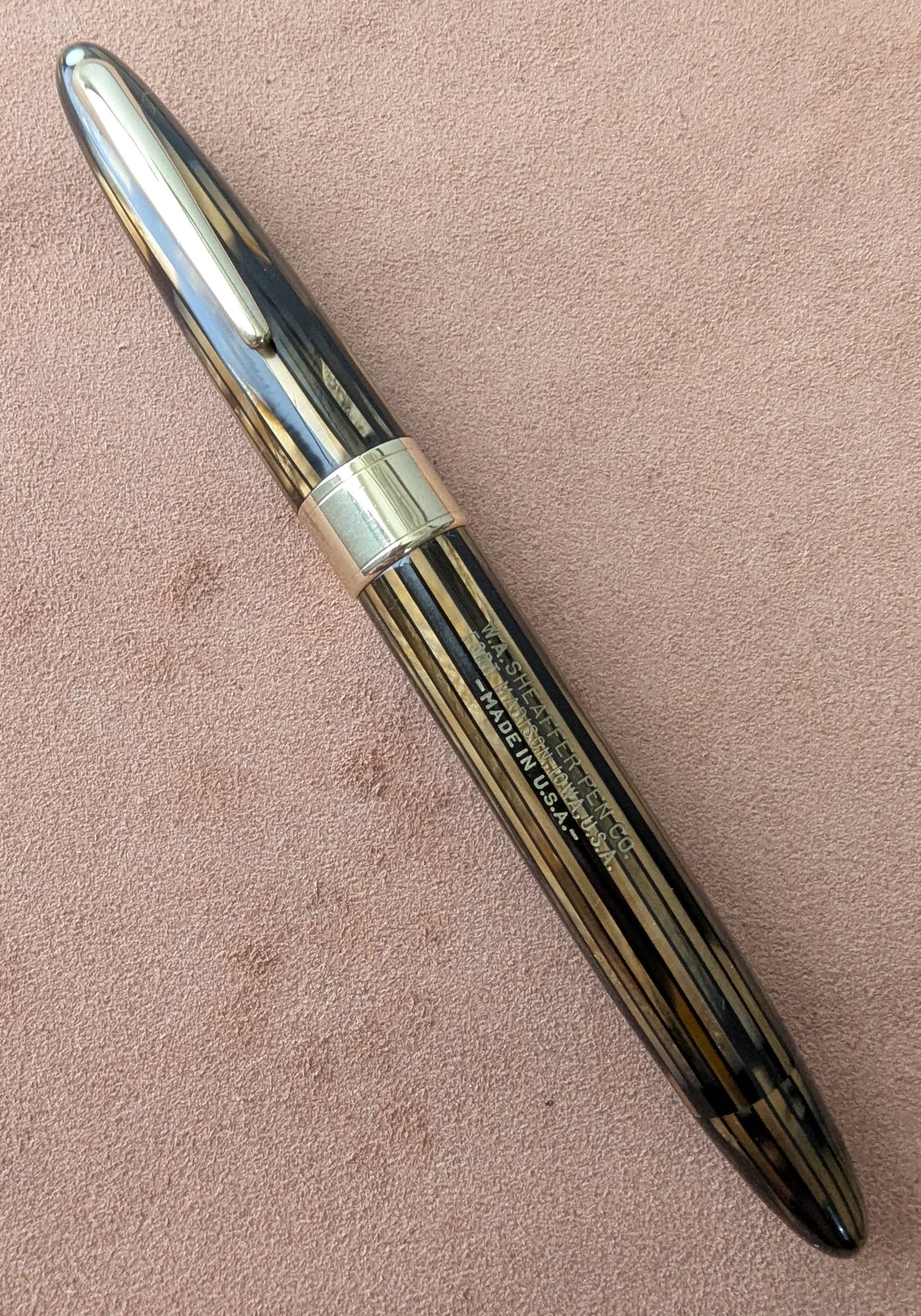 ~1947 Golden Brown Sheaffer Triumph Valiant - fine-medium point