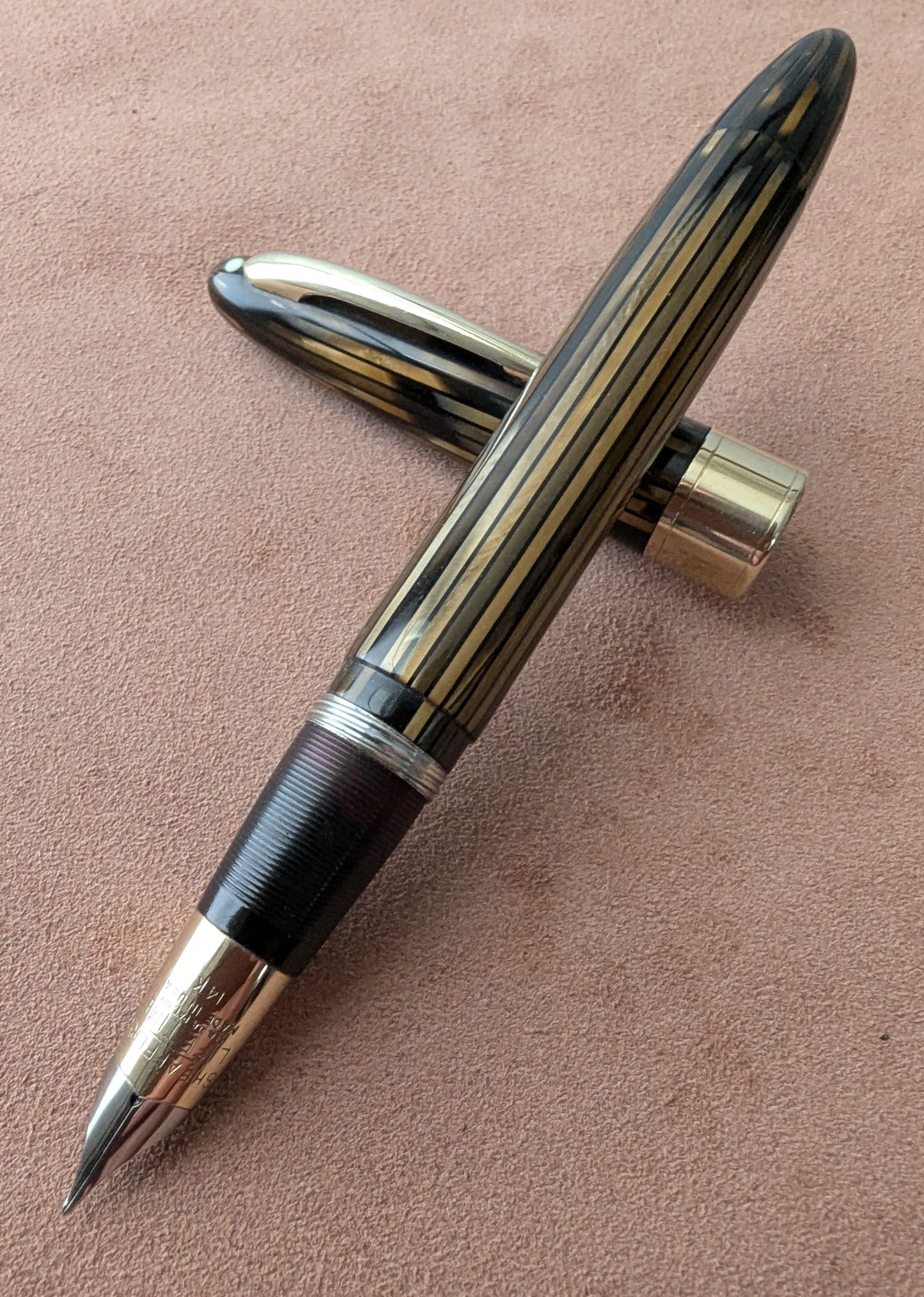 ~1947 Golden Brown Sheaffer Triumph Valiant - fine-medium point