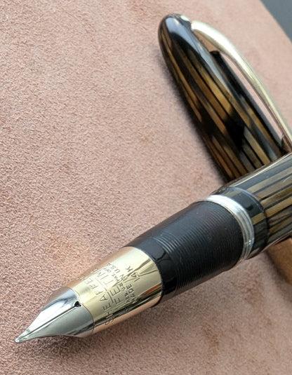 ~1947 Golden Brown Sheaffer Triumph Valiant - fine-medium point