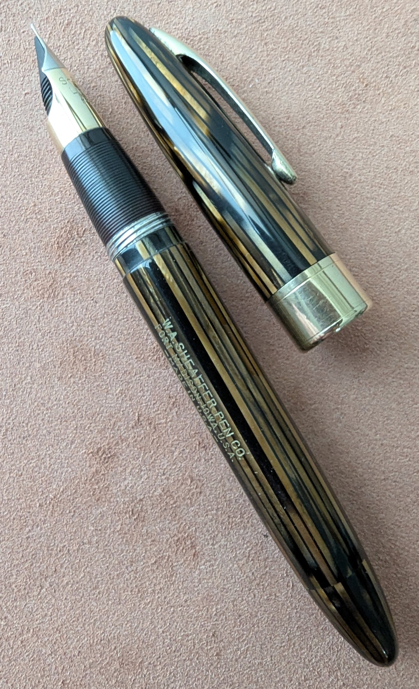 ~1947 Golden Brown Sheaffer Triumph Valiant - fine-medium point