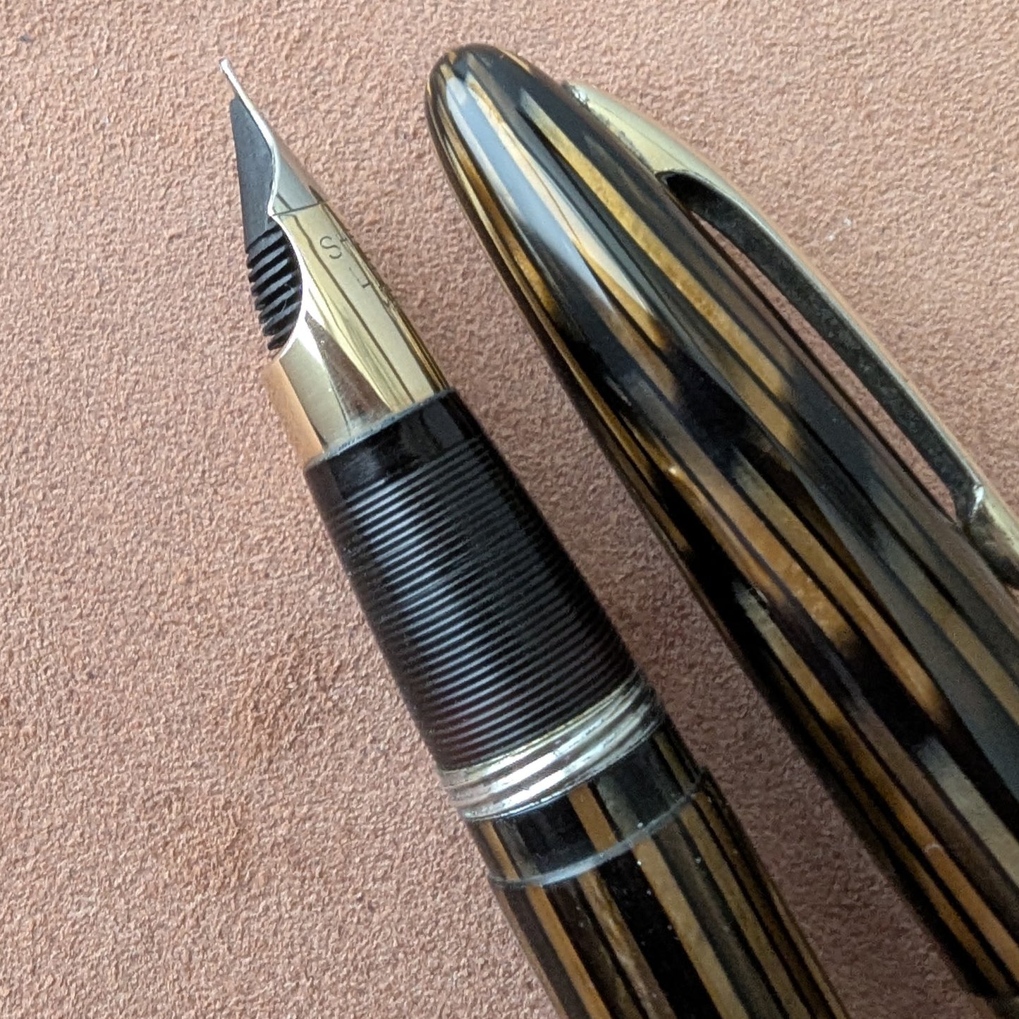 ~1947 Golden Brown Sheaffer Triumph Valiant - fine-medium point