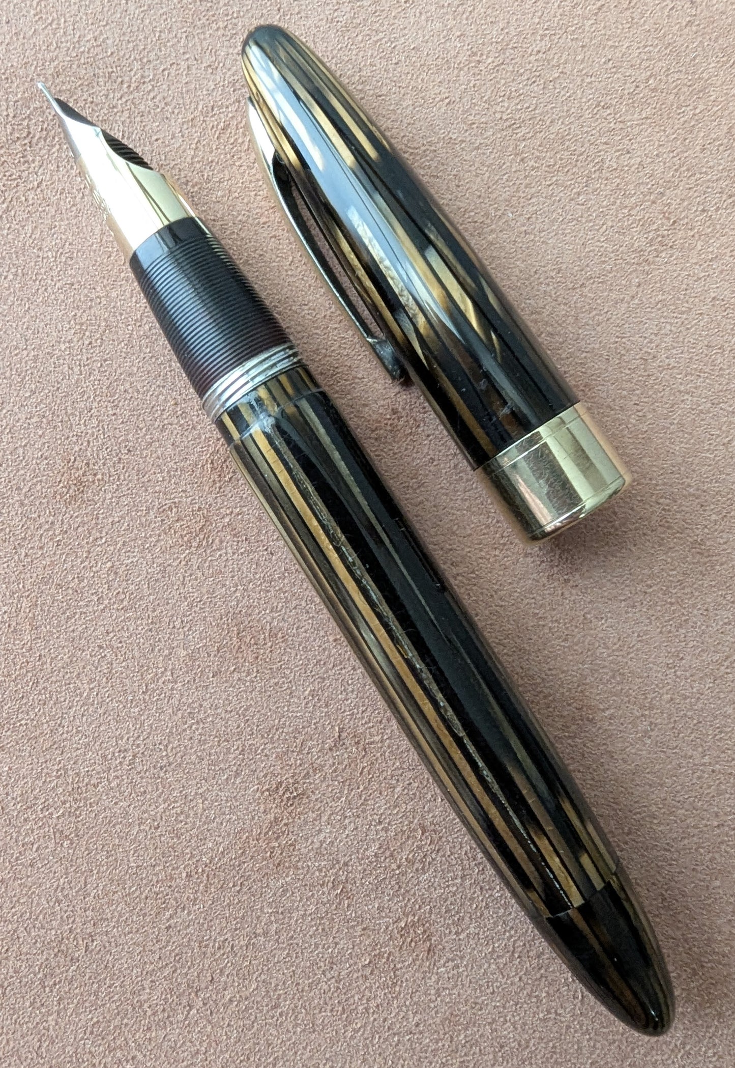 ~1947 Golden Brown Sheaffer Triumph Valiant - fine-medium point