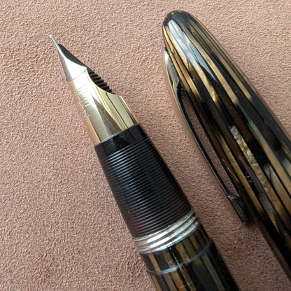~1947 Golden Brown Sheaffer Triumph Valiant - fine-medium point