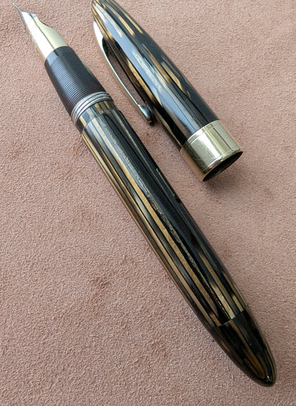 ~1947 Golden Brown Sheaffer Triumph Valiant - fine-medium point