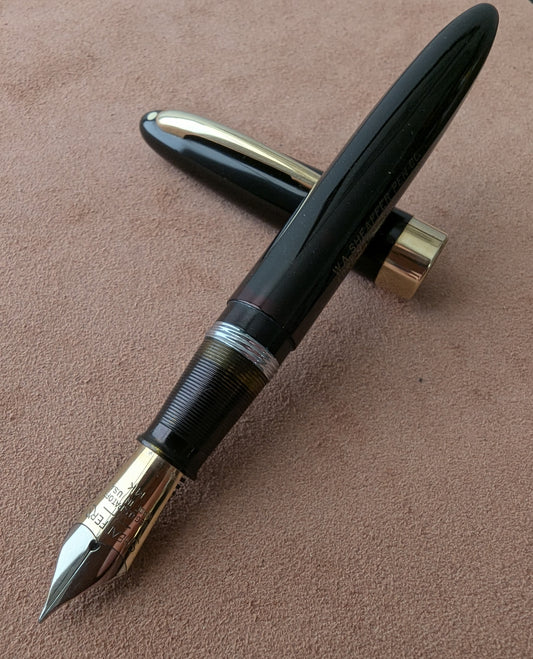 1948 Black Sheaffer Statesman - Vacuum-Fil - Fine+ Golden Spade nib