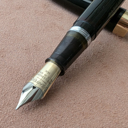 1948 Black Sheaffer Statesman - Vacuum-Fil - Fine+ Golden Spade nib