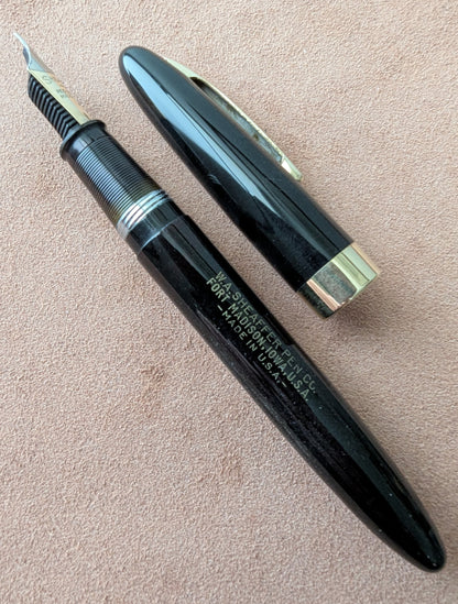 1948 Black Sheaffer Statesman - Vacuum-Fil - Fine+ Golden Spade nib