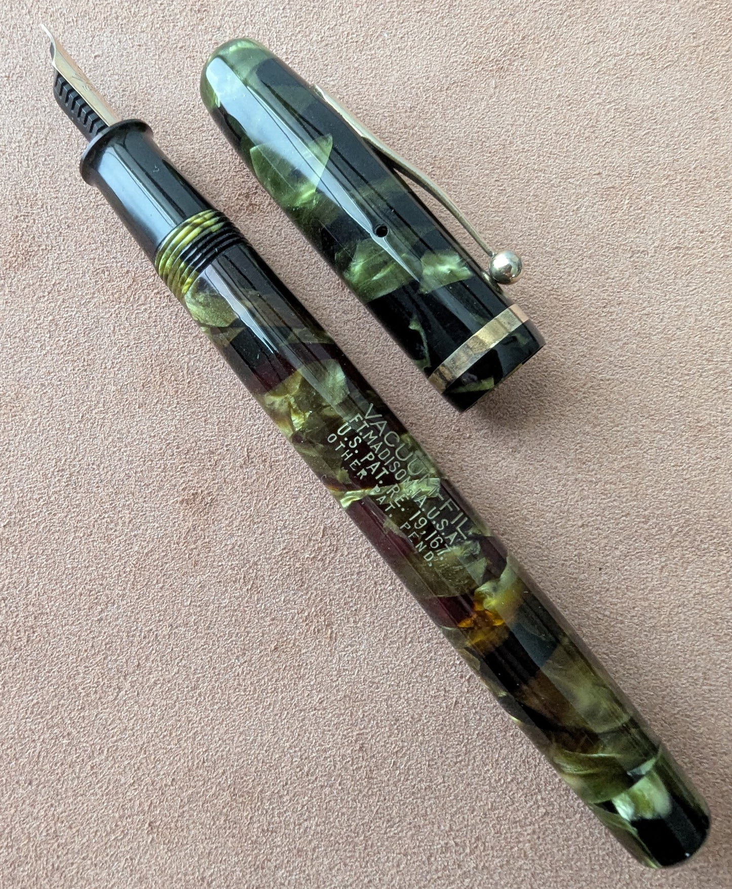 Marine Green VACUUM-FIL standard size fountain pen - fine point