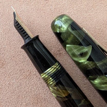 Marine Green VACUUM-FIL standard size fountain pen - fine point