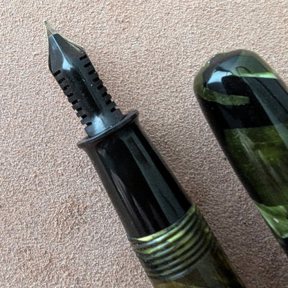 Marine Green VACUUM-FIL standard size fountain pen - fine point
