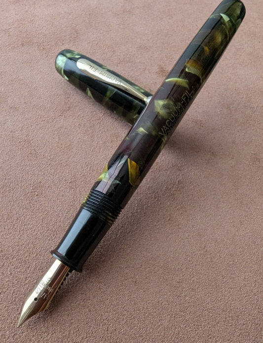 Marine Green VACUUM-FIL standard size fountain pen - fine point