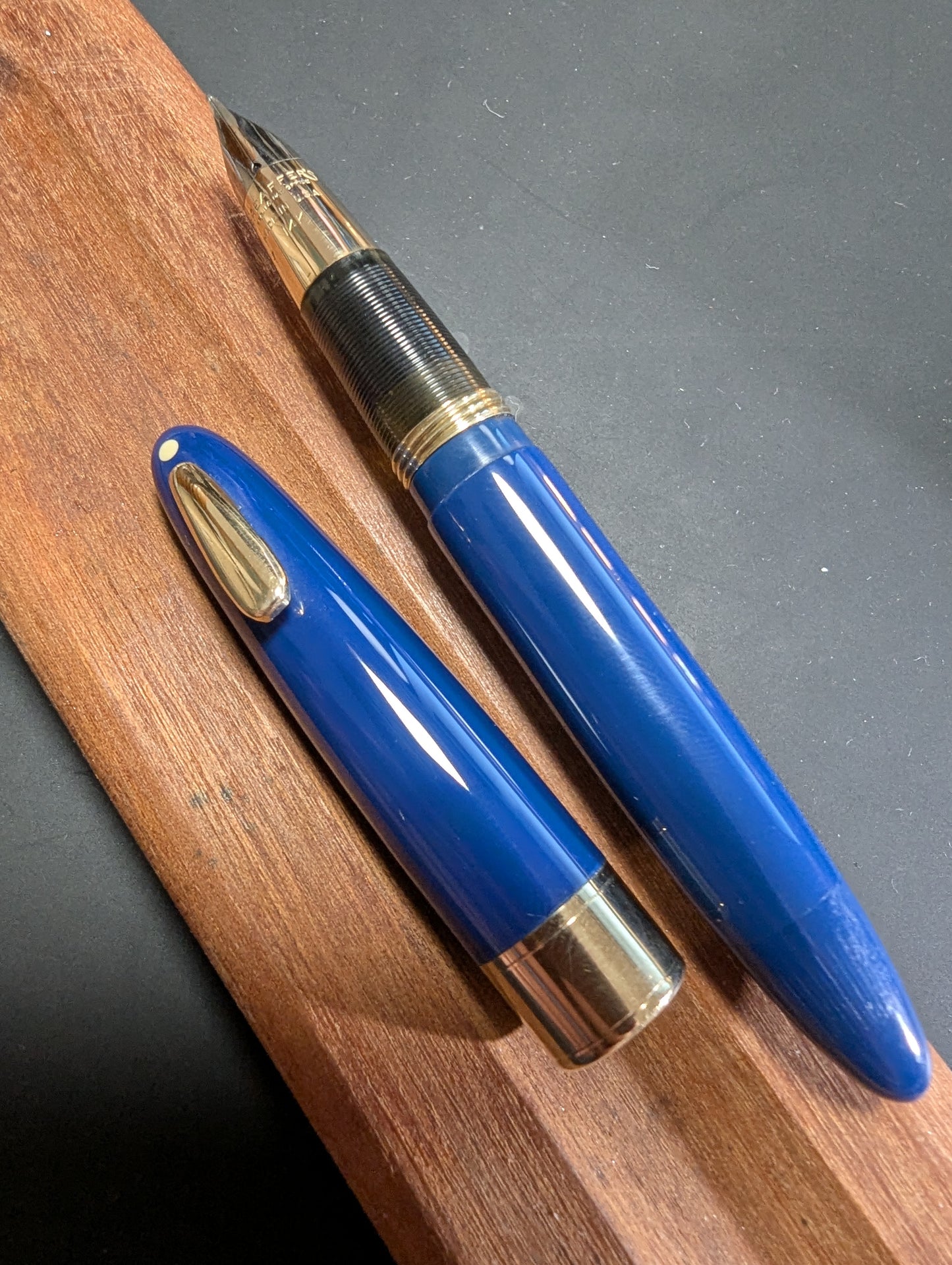 1948 Persian blue Sheaffer Tuckaway Valiant Deluxe - Vacuum-Fil - fine point