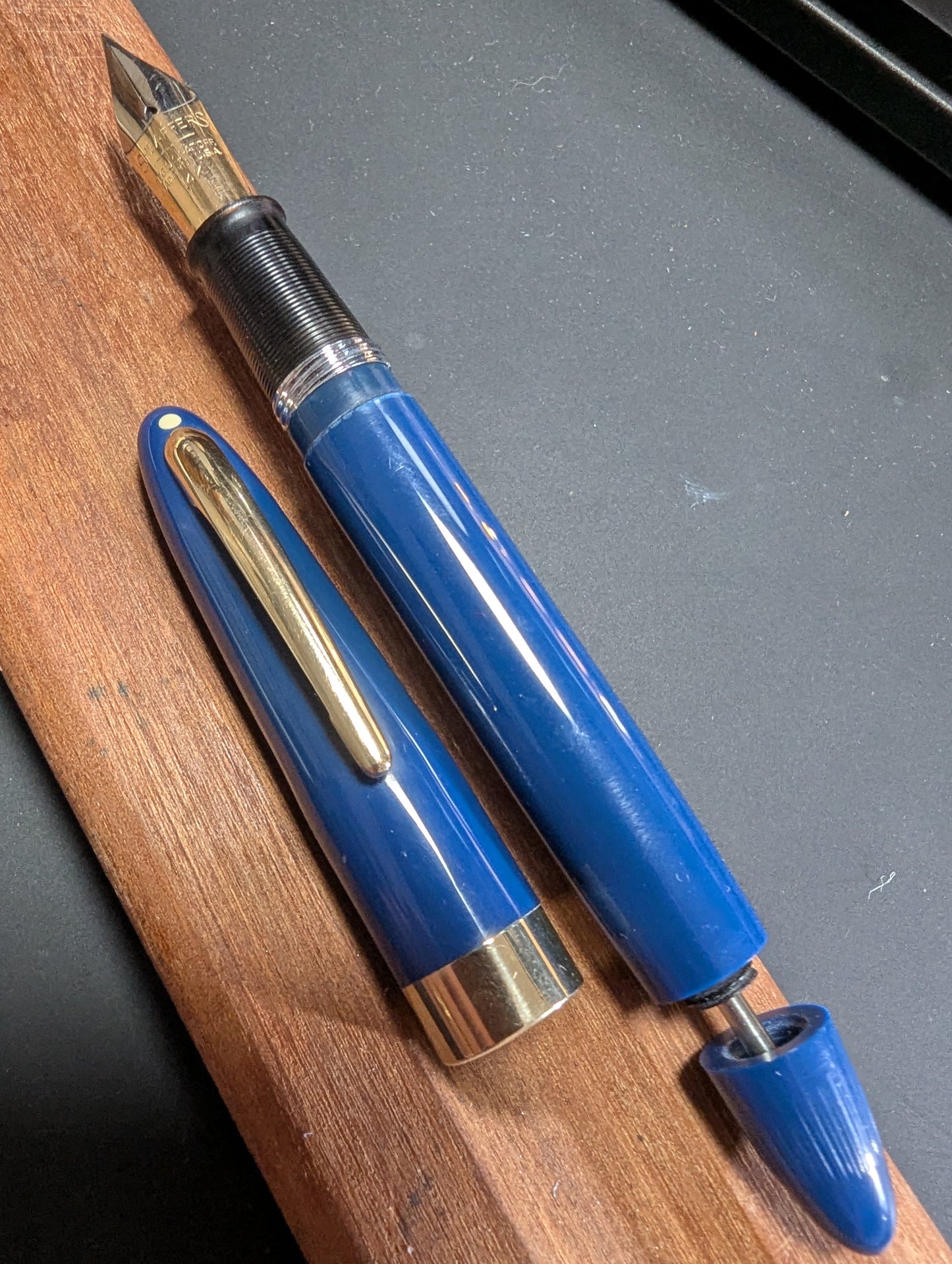 1948 Persian Blue Sheaffer Statesman - Vacuum-Fil - Fine Golden Spade nib