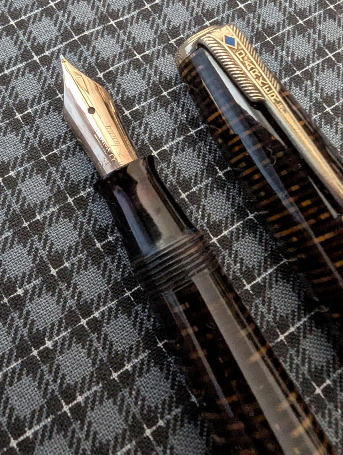 1944 Golden Pearl Parker Vacumatic Major - fine-medium point