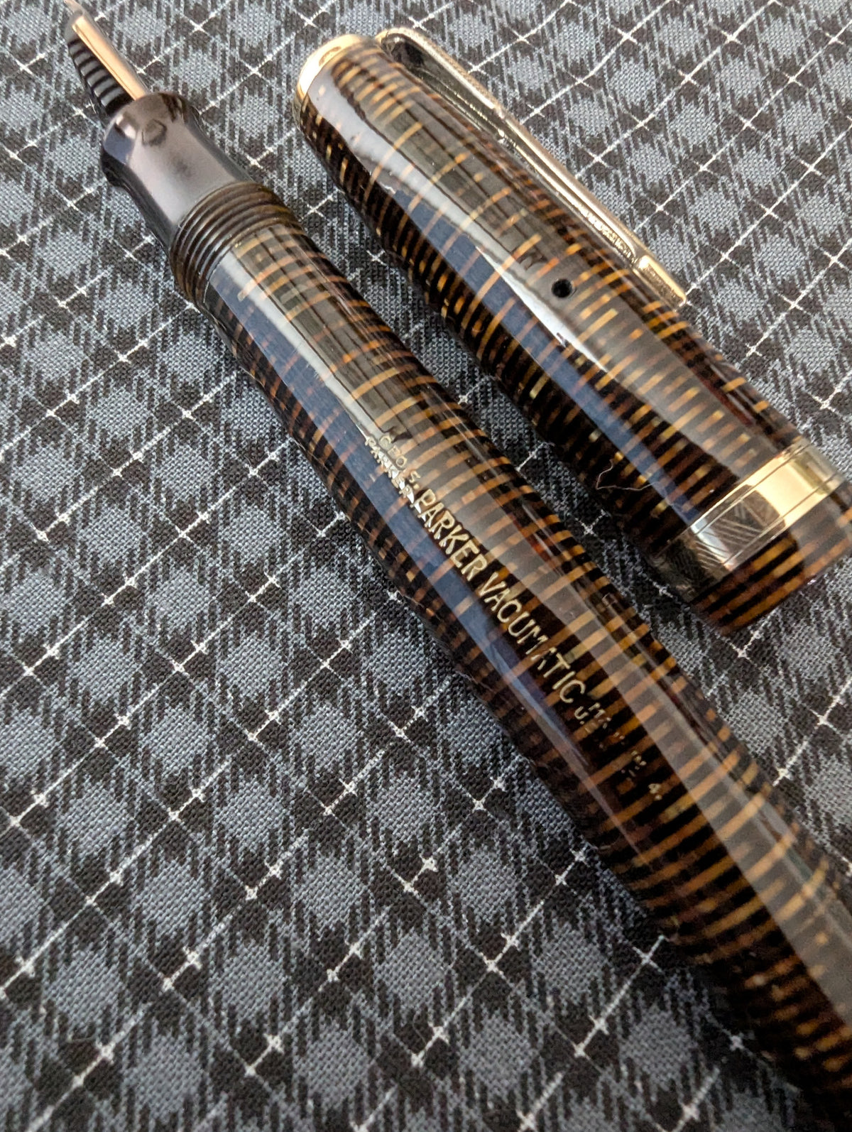 1944 Golden Pearl Parker Vacumatic Major - fine-medium point