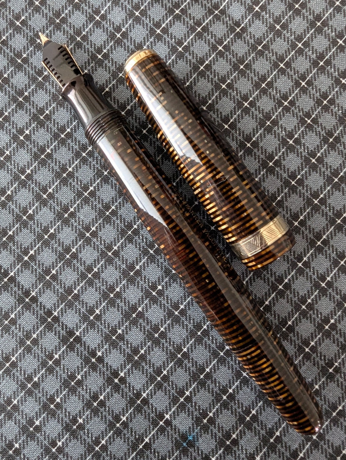 1944 Golden Pearl Parker Vacumatic Major - fine-medium point