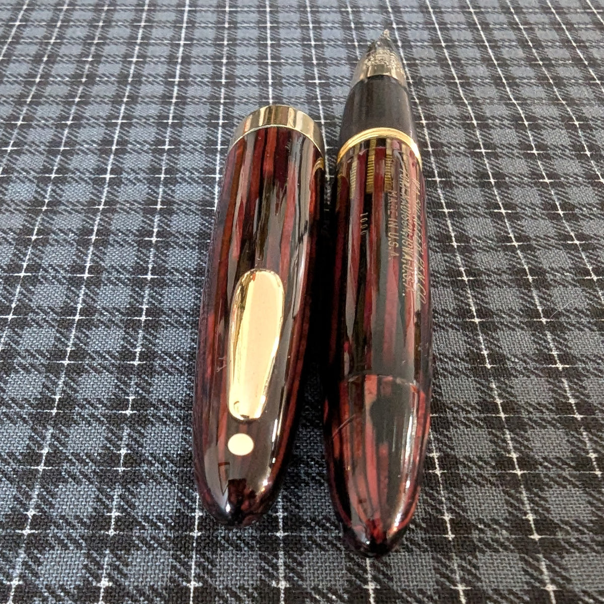 ~1947 Carmine Sheaffer Tuckaway Statesman fountain pen - fine point