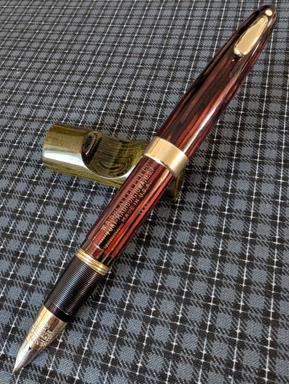 ~1947 Carmine Sheaffer Tuckaway Statesman fountain pen - fine point