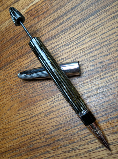 1942 Gray Sheaffer Triumph - Vacuum-Fil - medium-broad