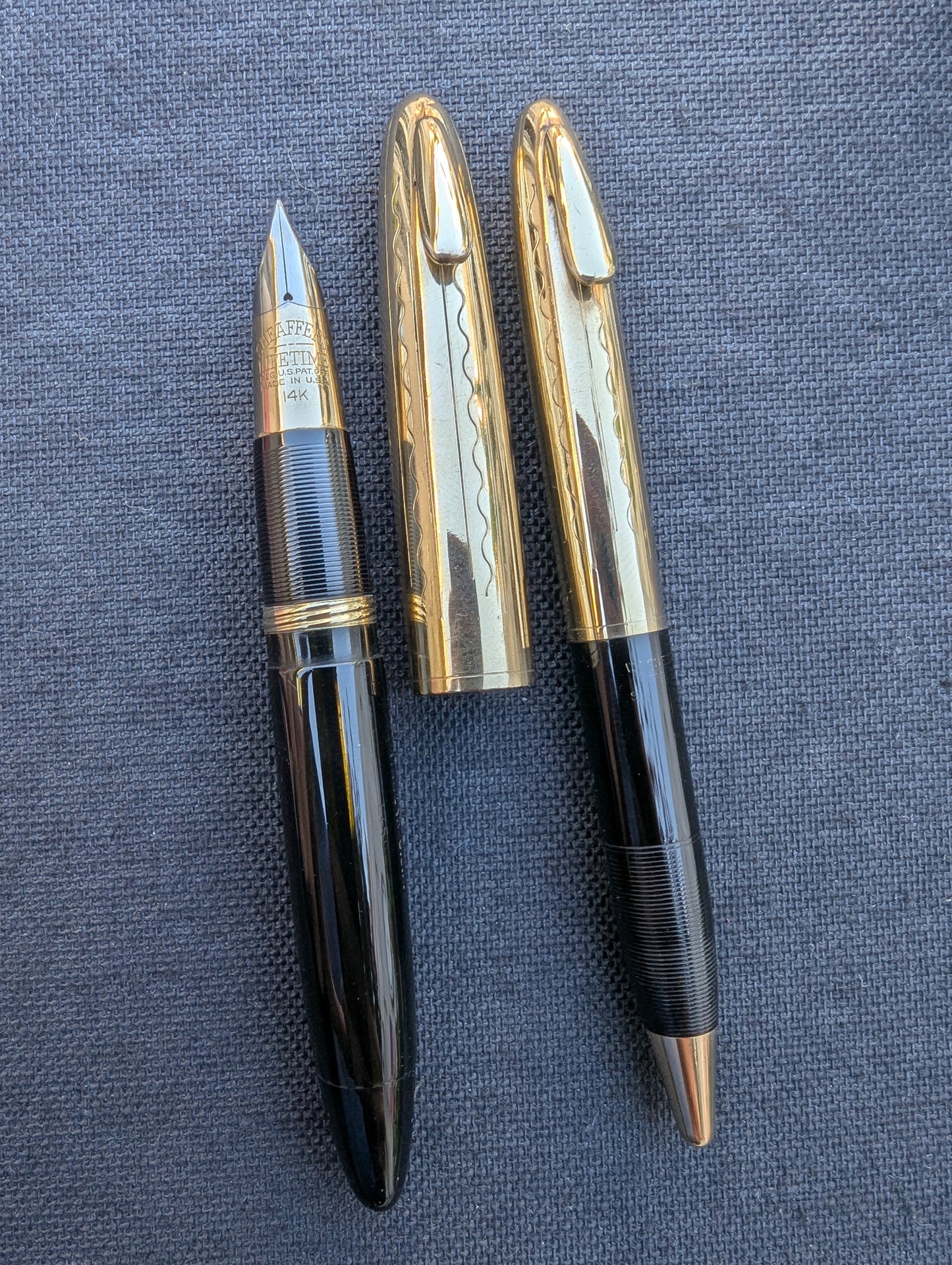 1943-5 Black Sheaffer Triumph Tuckaway Crest fountain pen & pencil