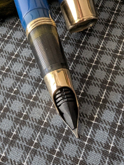 1948 Persian blue Sheaffer Tuckaway Valiant Deluxe - Vacuum-Fil - fine point
