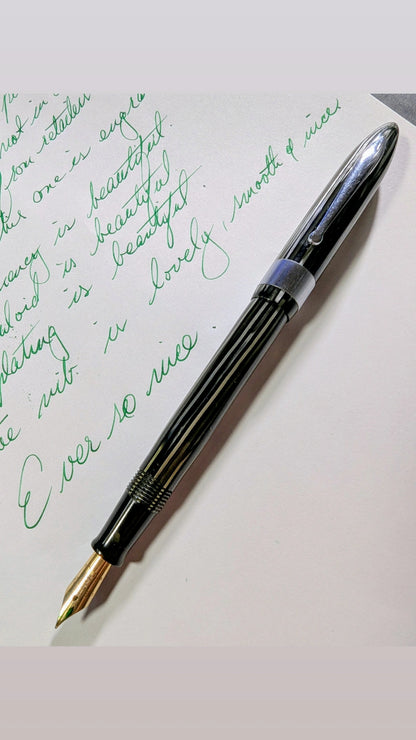 Gray Pearl Sheaffer Craftsman Deluxe fountain pen