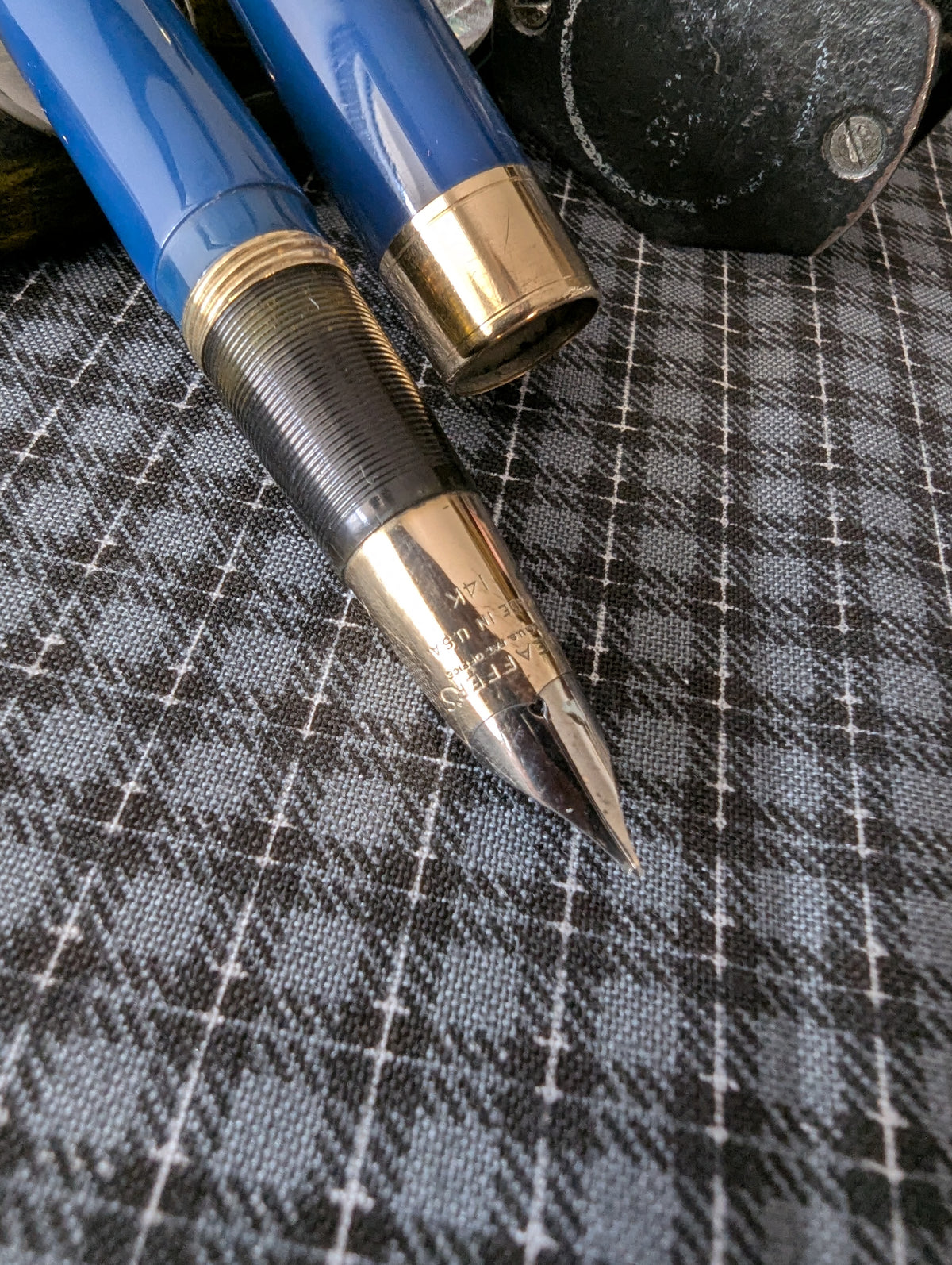 1948 Persian blue Sheaffer Tuckaway Valiant Deluxe - Vacuum-Fil - fine point