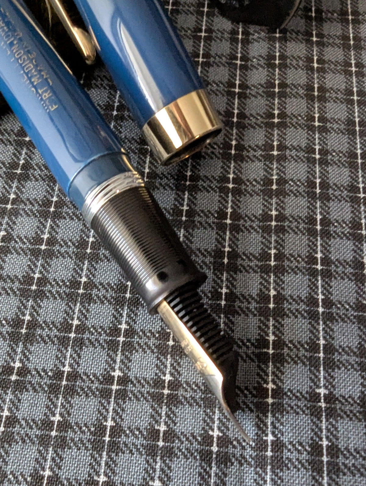 1948 Persian Blue Sheaffer Statesman - Vacuum-Fil - Fine Golden Spade nib