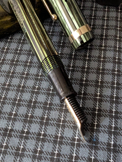 Marine Green Sheaffer Balance Sovereign Fountain Pen - fine point
