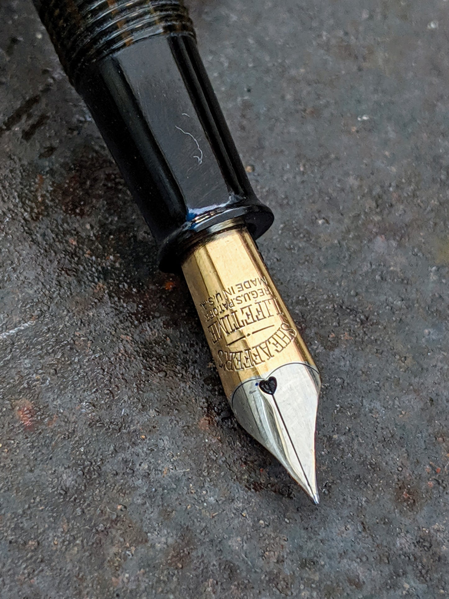 1941 Golden Brown Sheaffer Balance Vigilant - Vacuum-Fil - fine nib