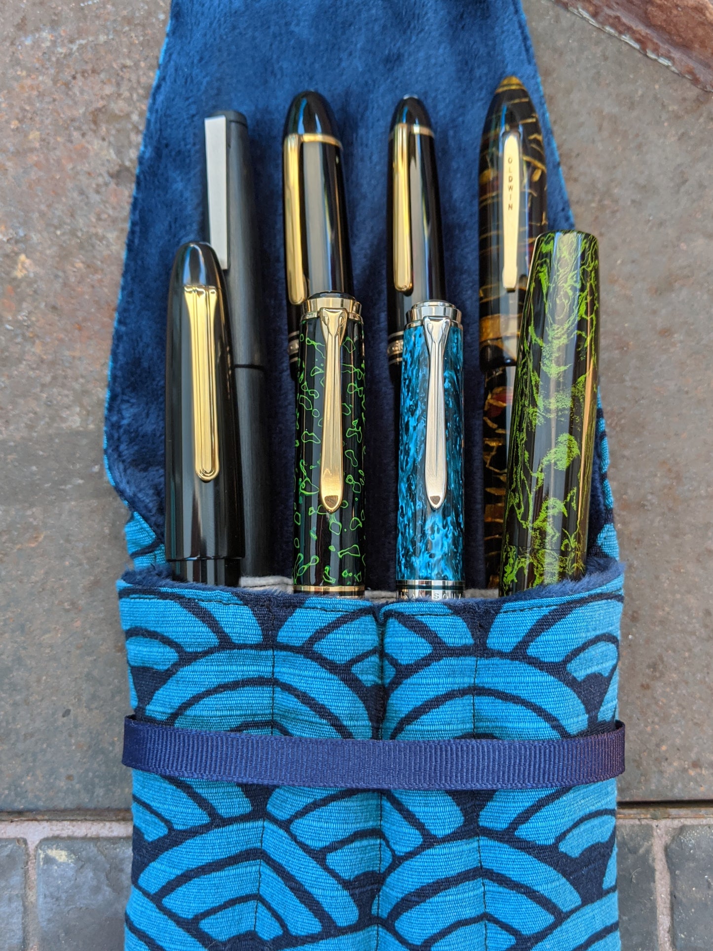 G8mouth Hand-made Eight Pen Case - Teal Shells