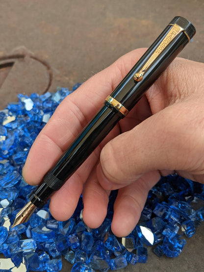 Black Ebonite Parker Duofold Junior Lucky Curve